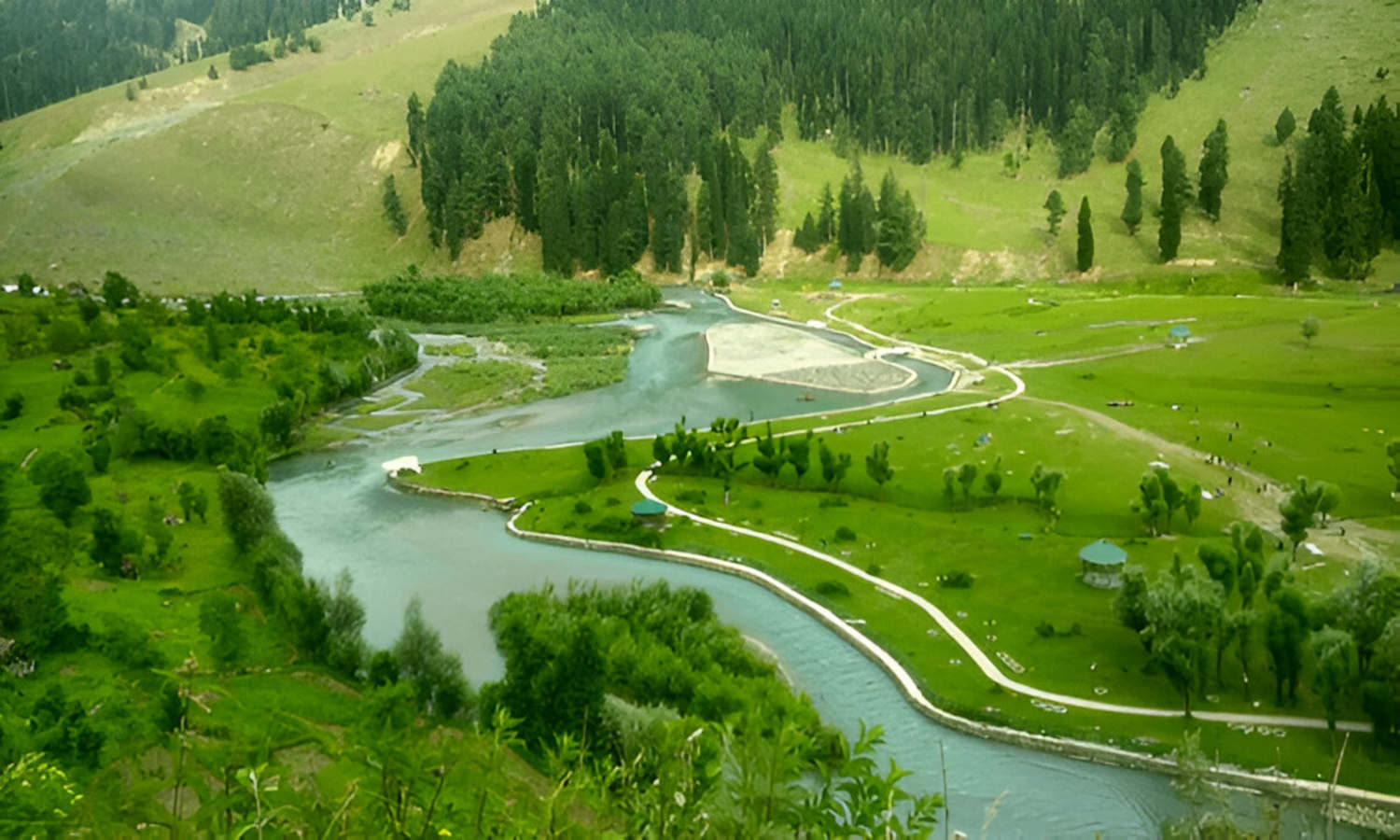 Pahalgam: Best Places to Visit, Things to Do & Treks